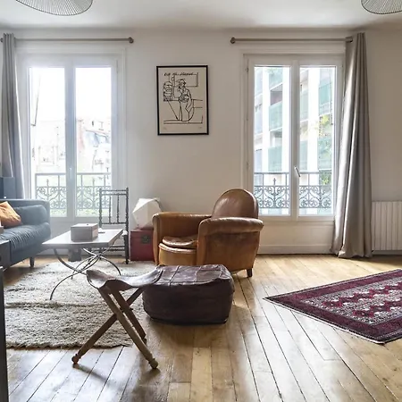 Superb Bright Apt In Buttes Chaumont Apartment Paris